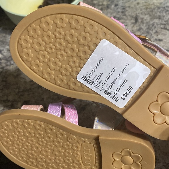 Toddler sandals new never worn - Picture 3 of 3